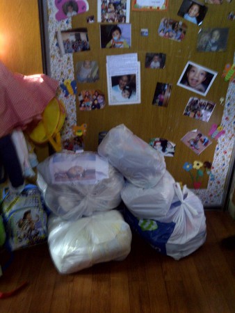 Concurrimos a conocer y a llevar paquetes de ropa a la casa del bebe